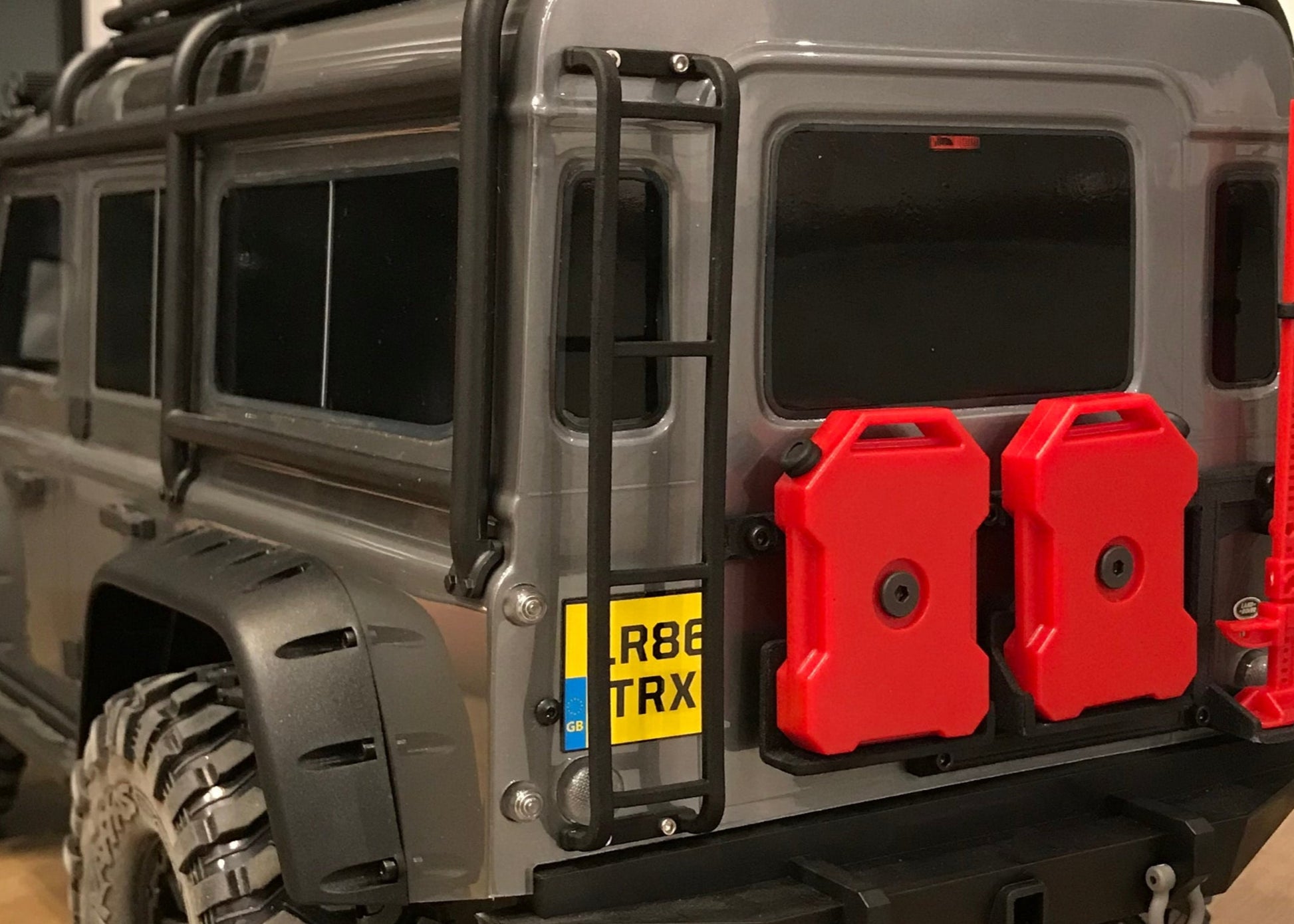 D110 Defender rear ladder – Knight Customs